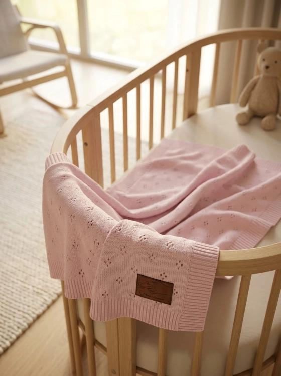 Baby_blanket_in_luxury_crib_202606111929 (1).jpeg
