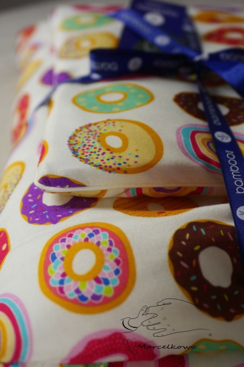 Pościel-bambusowa-z-wypelnieniem-dla-dzieci-Donuts-detal-wzor.JPG